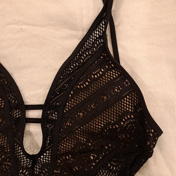 Becca colour play crochet swimsuit size xs - Picture 6 of 8